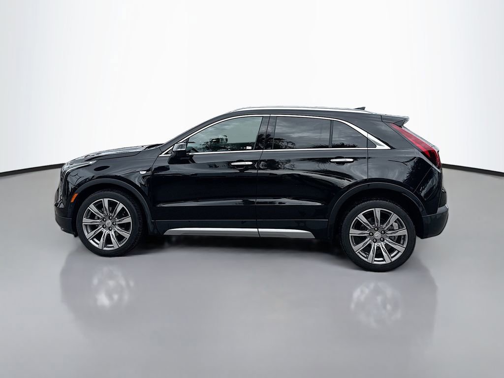 Used 2023 Cadillac XT4 Premium Luxury w/ Technology Package FWD image 4