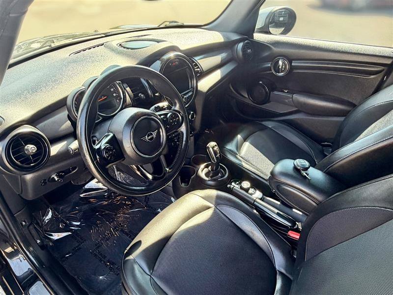 Used 2021 MINI Cooper 4-Door Hardtop FWD image 11