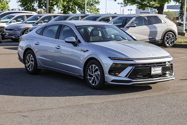 New 2026 Hyundai Sonata Blue FWD image 6