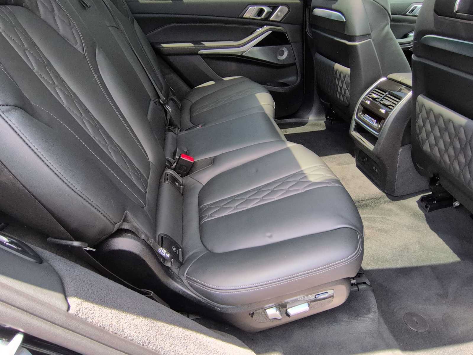 Used 2024 BMW X7 M60i w/ Executive Package AWD/4WD image 21