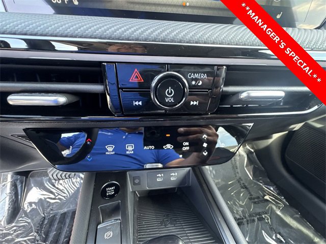 New 2025 Nissan Kicks SR w/ SR Premium Package image 18