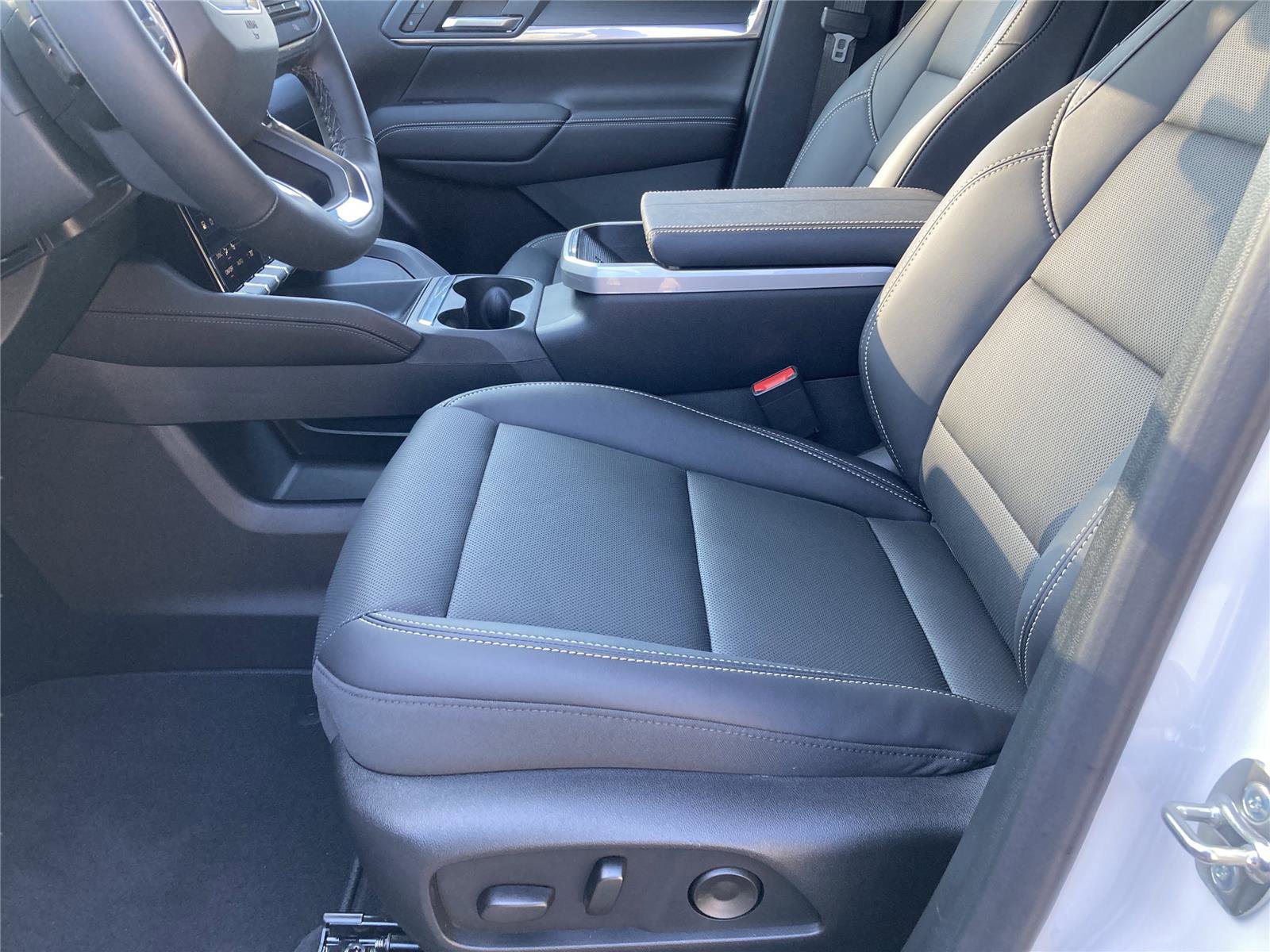 New 2026 GMC Terrain Elevation w/ Elevation Premium Package image 12