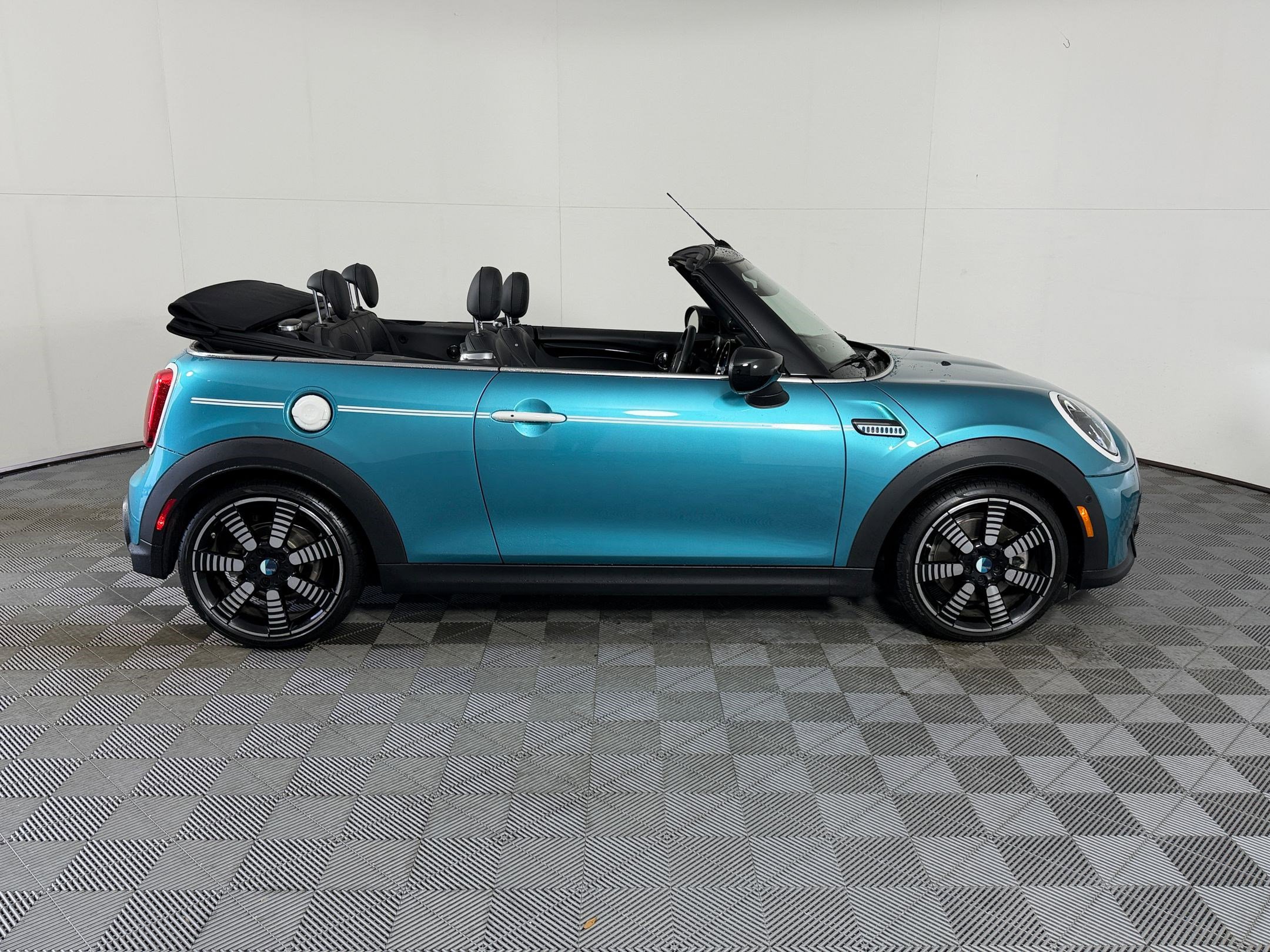 Certified 2024 MINI Cooper S w/ Seaside Edition FWD image 8