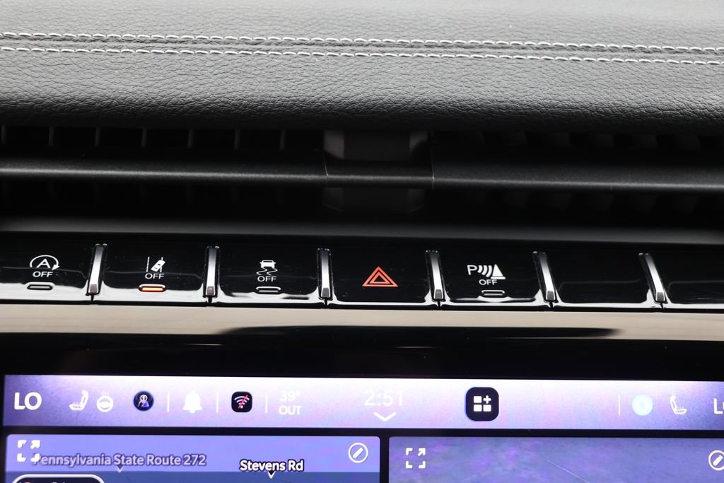 Used 2023 Jeep Grand Cherokee Limited image 23