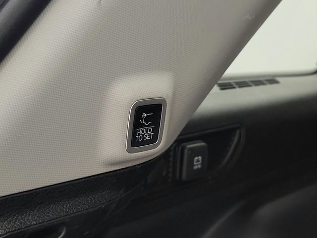 Used 2024 Jeep Grand Cherokee Limited RWD image 32