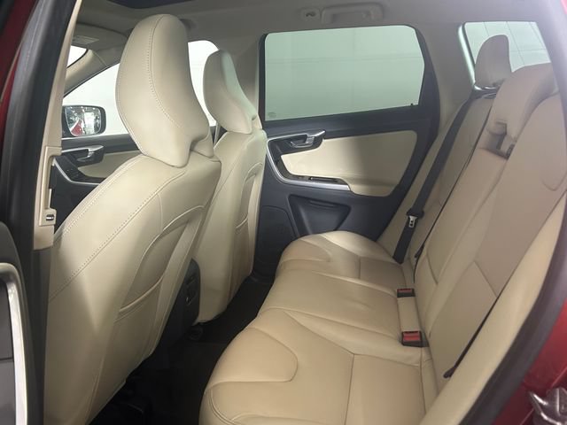Used 2016 Volvo XC60 T6 w/ Proximity Package AWD/4WD image 24