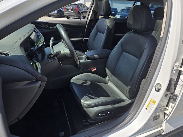 Used 2019 Buick Regal Essence w/ Driver Confidence Package I image 9