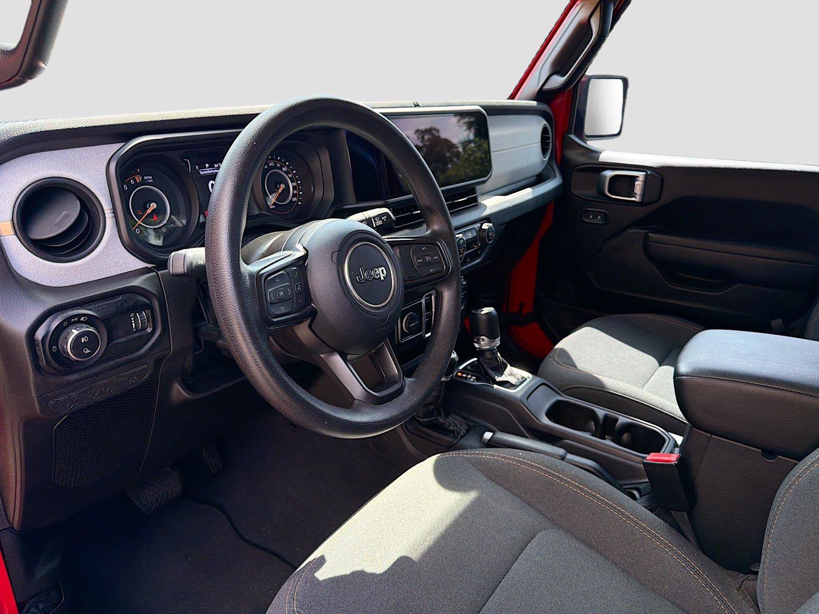 Used 2025 Jeep Gladiator Sport AWD/4WD image 24