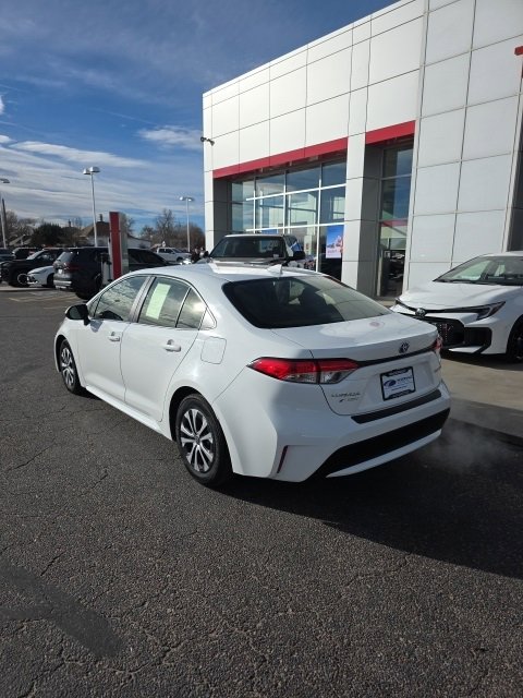 Used 2022 Toyota Corolla LE image 3