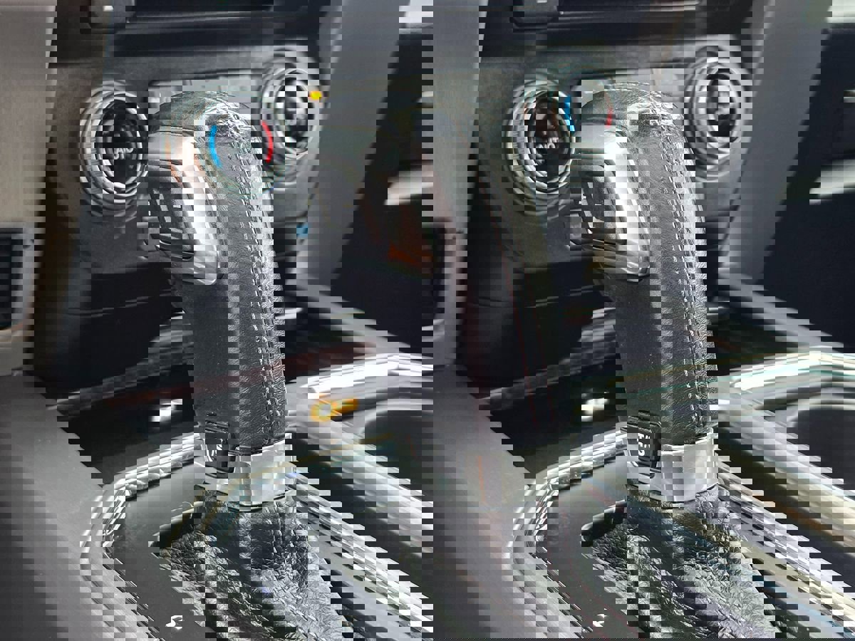 Used 2015 Ford F150 Platinum w/ Equipment Group 701A Luxury image 45