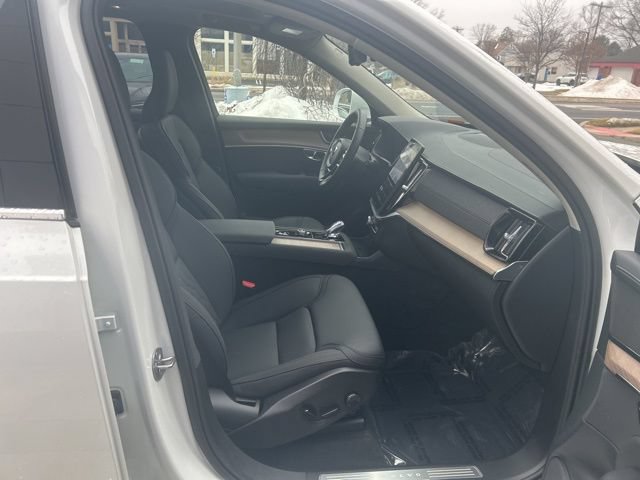 Used 2025 Volvo XC90 B6 Plus AWD/4WD image 16