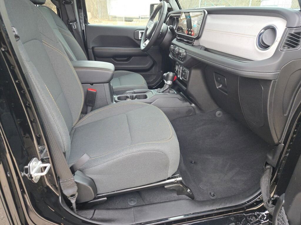 Used 2025 Jeep Wrangler Sahara 4xe w/ Safety Group image 6