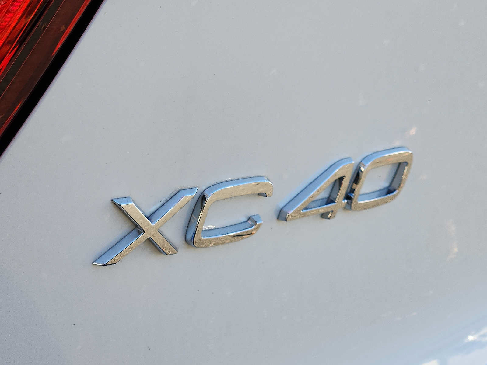Certified 2024 Volvo XC40 B5 Plus w/ Protection Package Premier AWD/4WD image 27