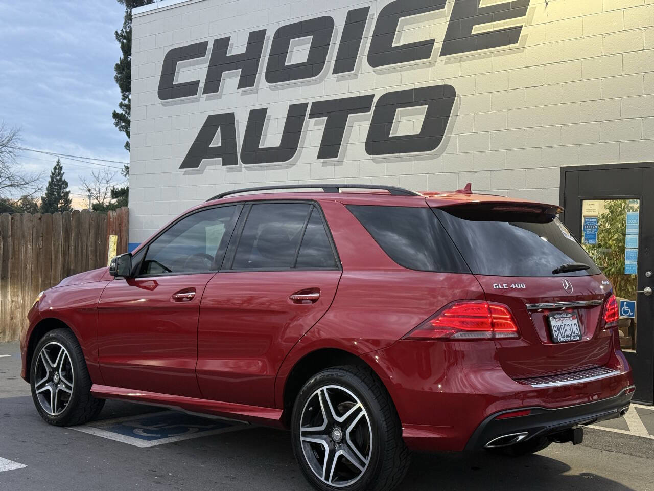 Used 2016 Mercedes-Benz GLE 400 4MATIC w/ Parking Assist Package image 31