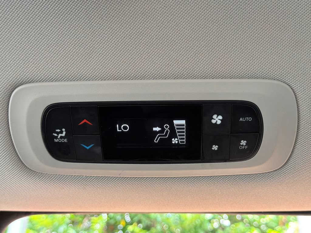Used 2019 Chrysler Pacifica Touring Plus w/ Advanced Safetytec Group FWD image 12