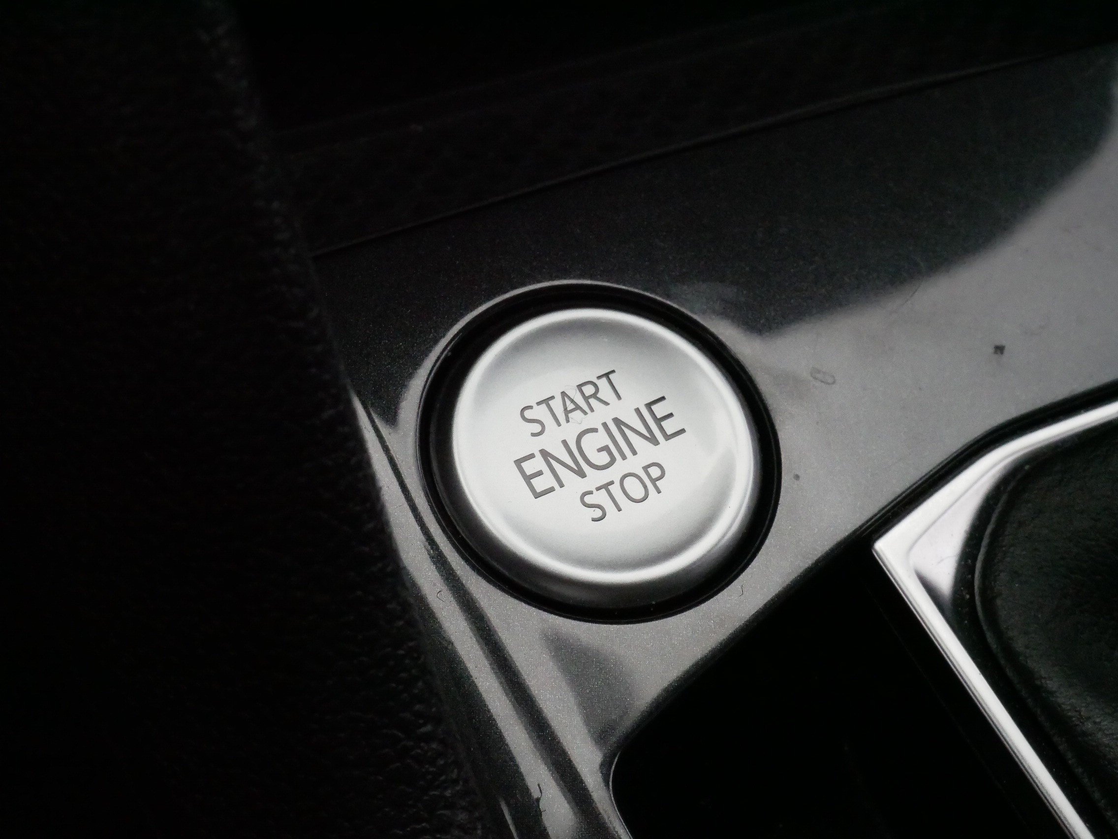 Certified 2024 Volkswagen Tiguan SE AWD/4WD image 30