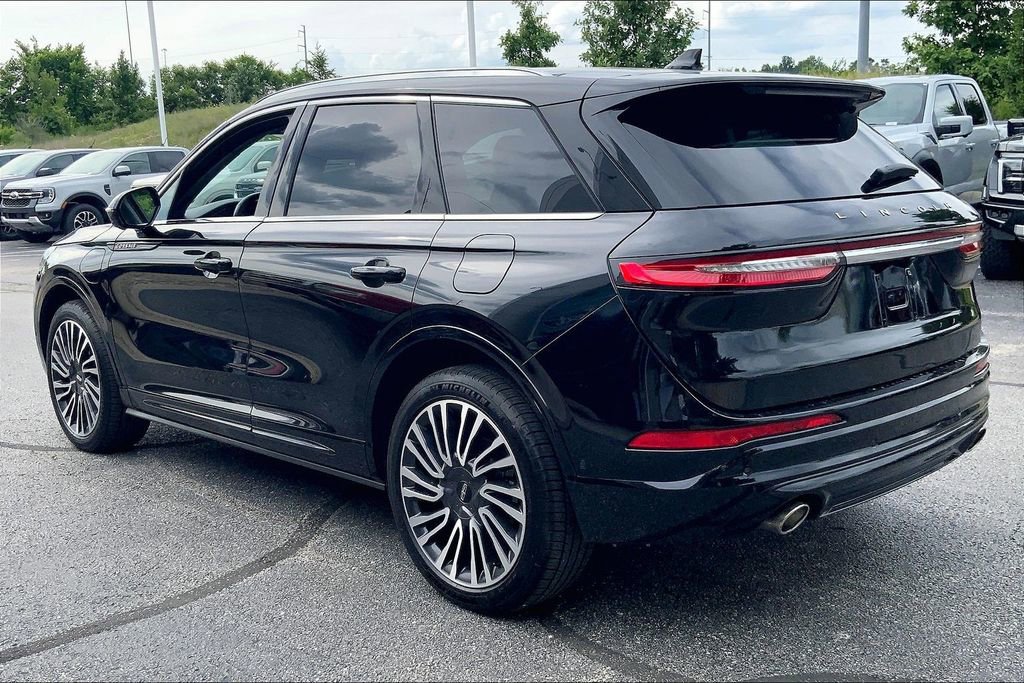 Used 2021 Lincoln Corsair Grand Touring AWD/4WD image 2