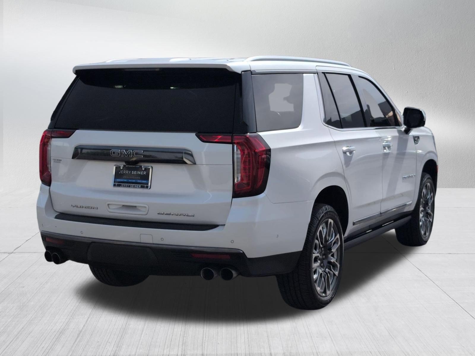 Used 2023 GMC Yukon Denali Ultimate AWD/4WD image 6