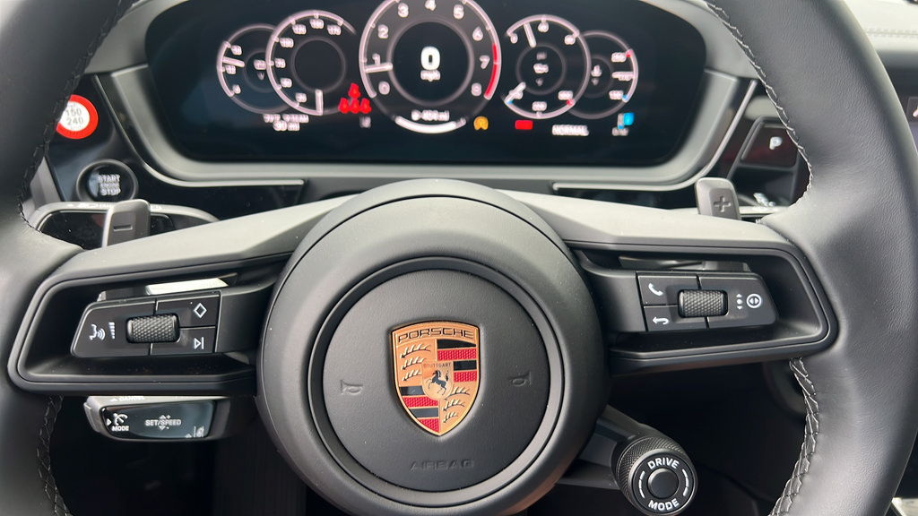 New 2026 Porsche Cayenne Coupe AWD/4WD image 30