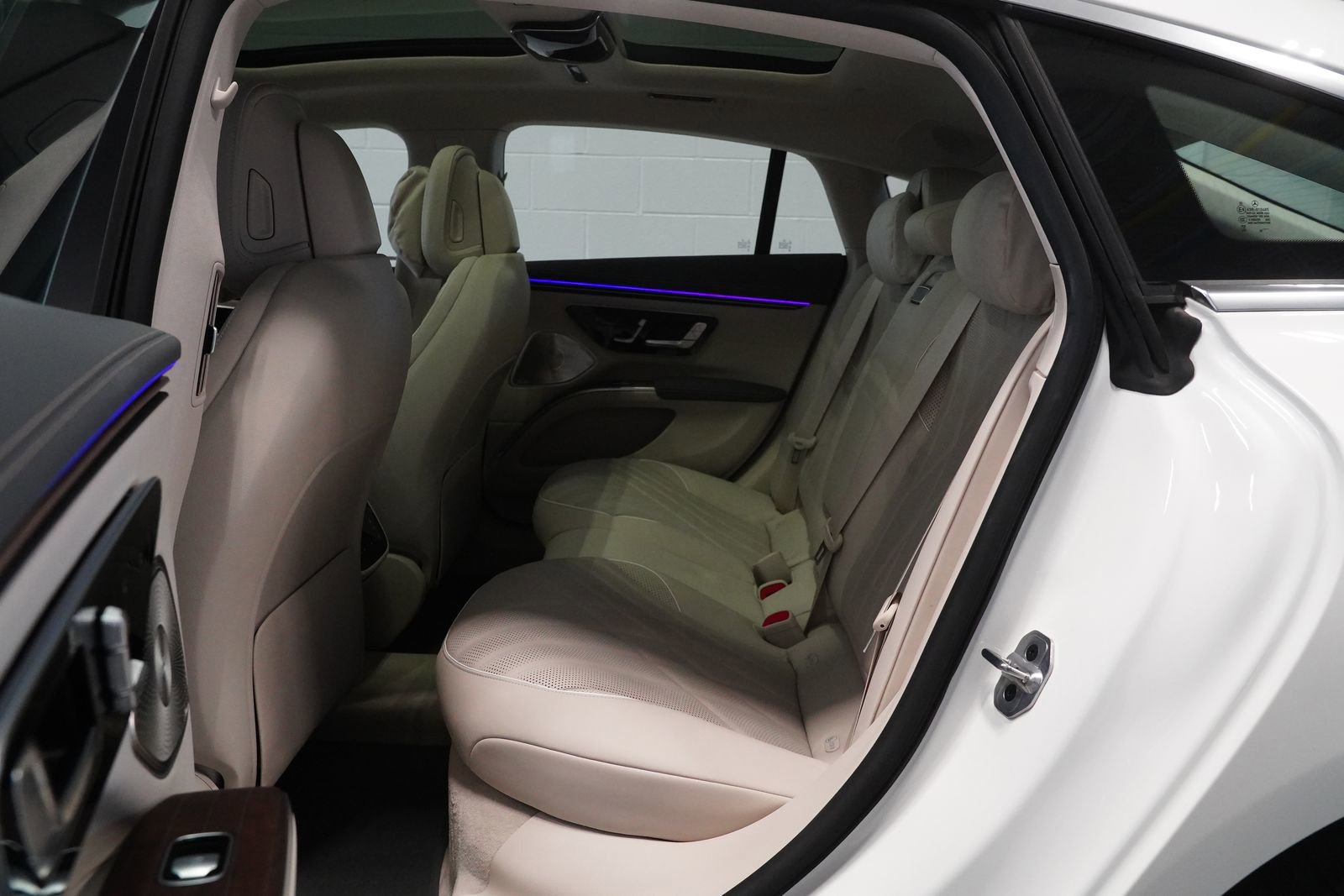Used 2023 Mercedes-Benz EQS 580 4MATIC Sedan image 13
