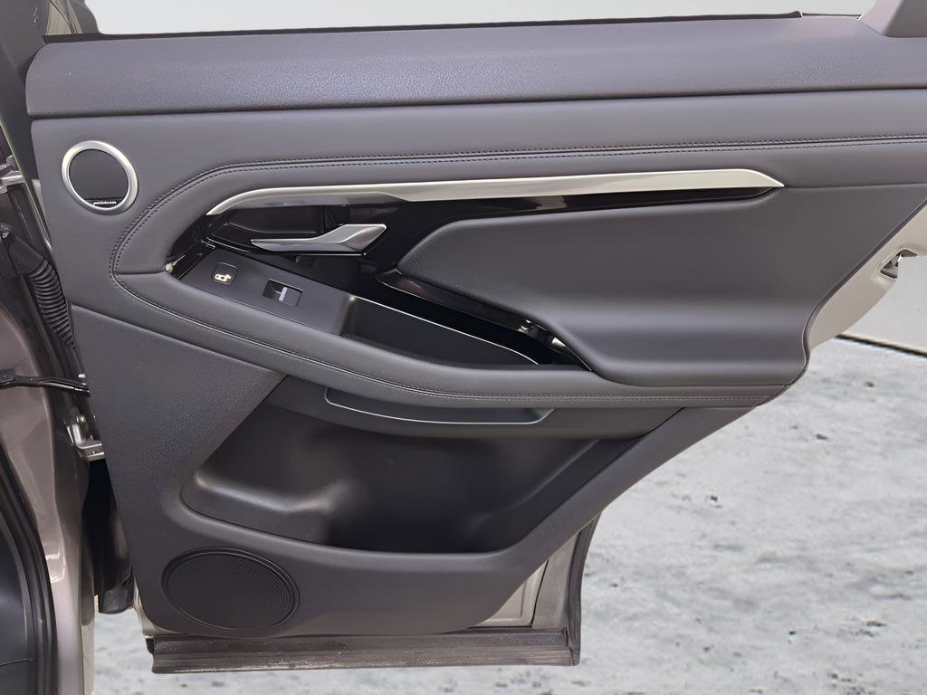 Used 2022 Land Rover Range Rover Evoque S image 29