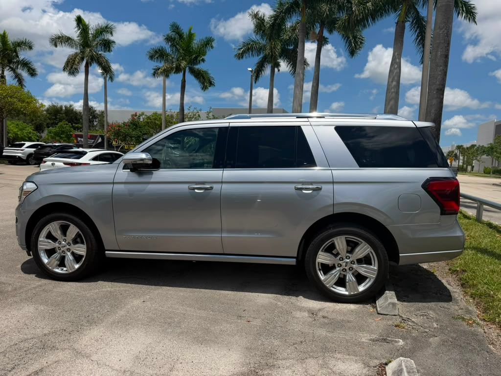 Used 2023 Ford Expedition Platinum RWD image 7