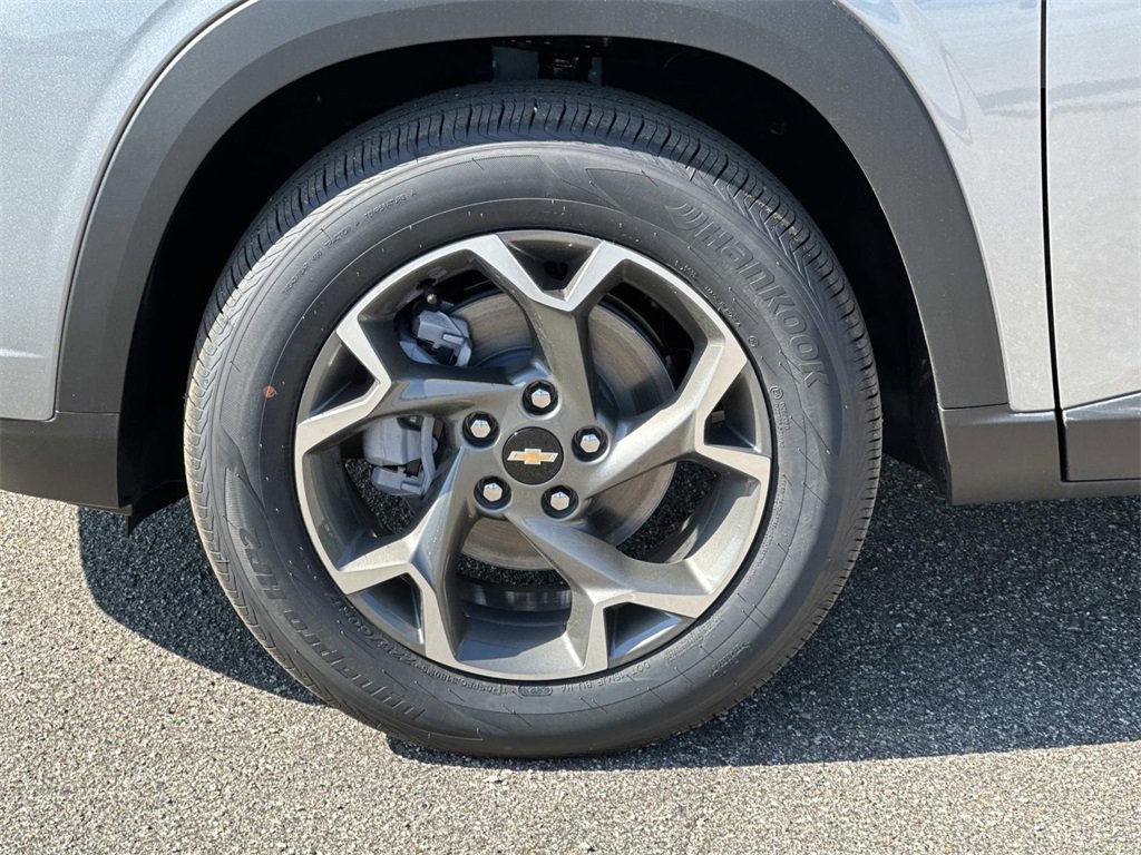 New 2025 Chevrolet Trax LT w/ LT Convenience Package image 25