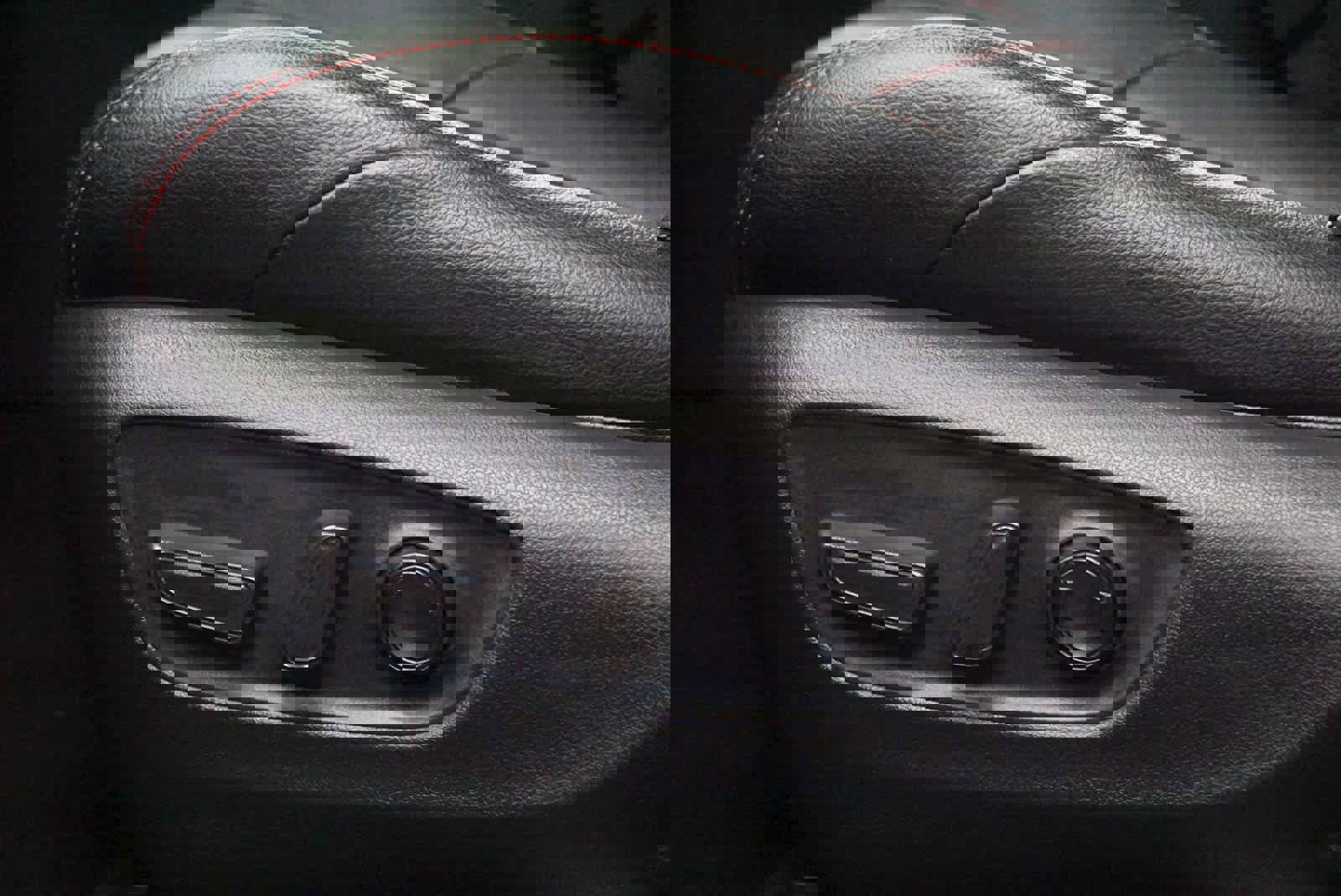 Used 2024 Toyota RAV4 SE image 23