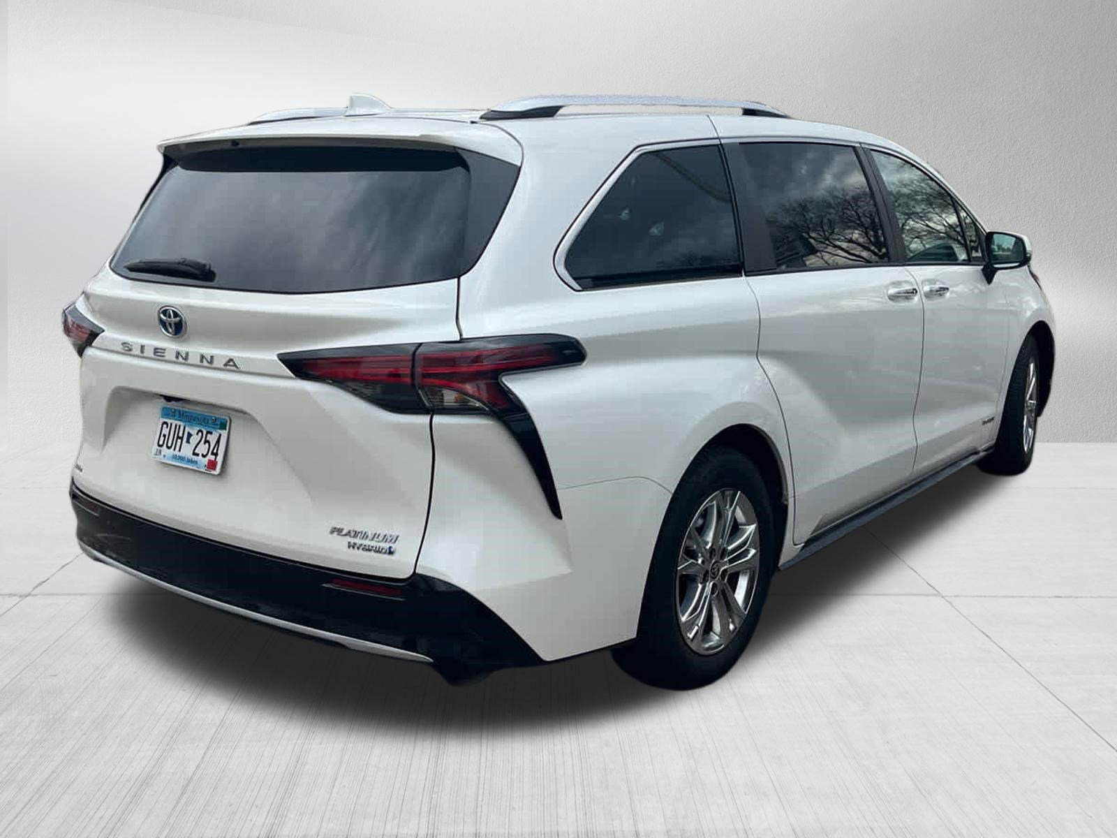 Certified 2021 Toyota Sienna Platinum image 5