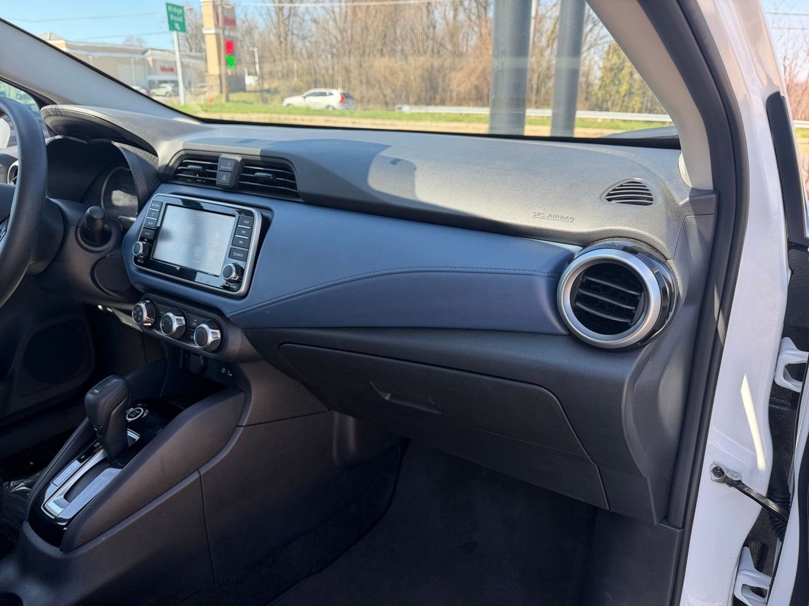 Used 2025 Nissan Versa SV image 37