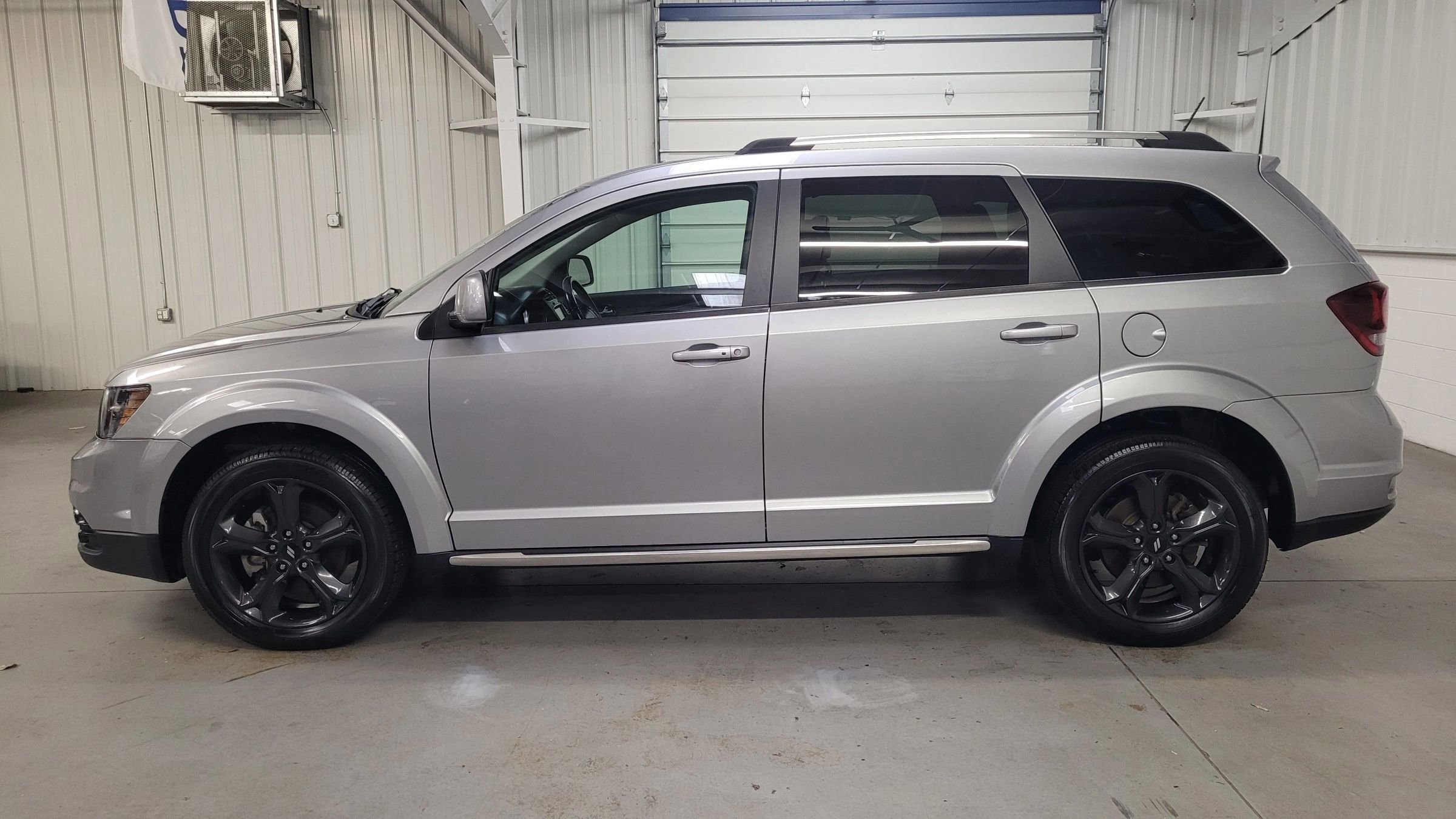Used 2020 Dodge Journey Crossroad image 3