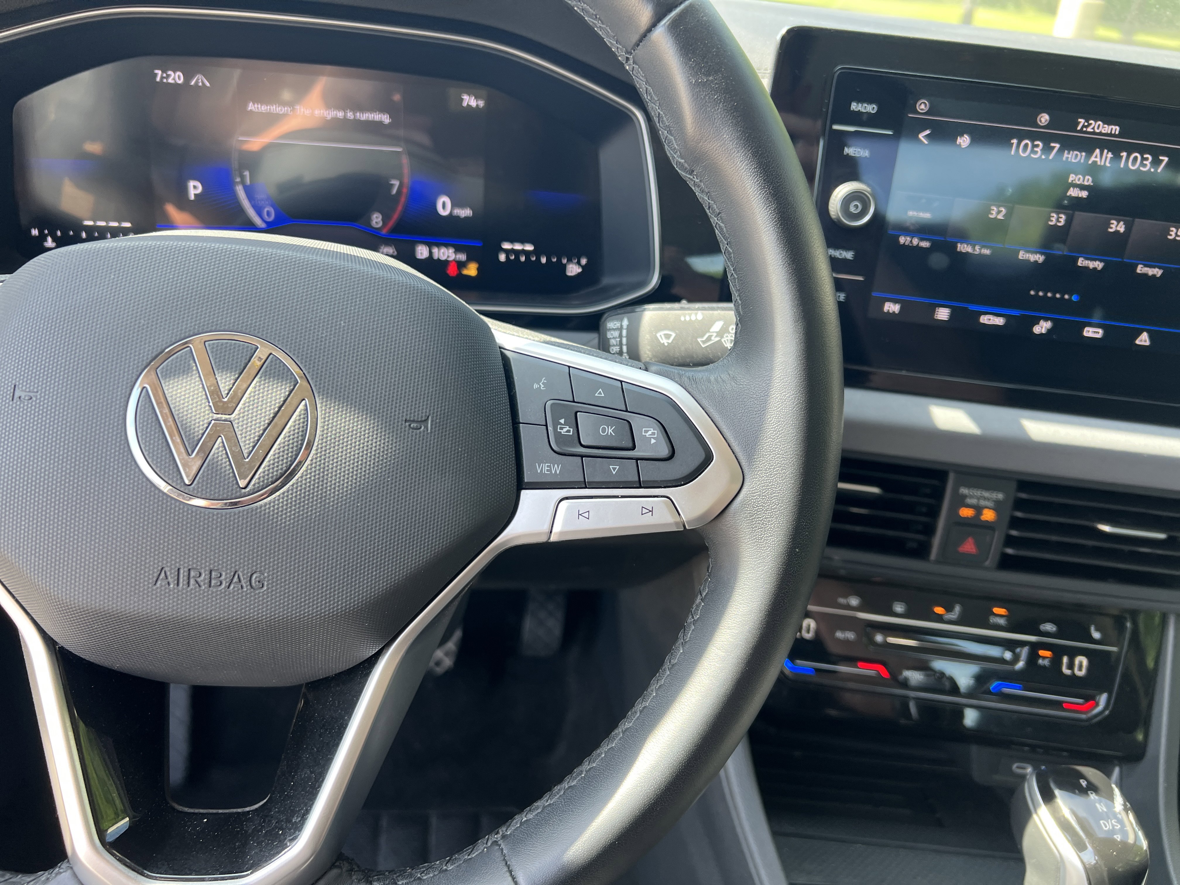 Used 2025 Volkswagen Jetta SE FWD image 18