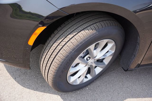 New 2025 Chrysler Pacifica Select image 9