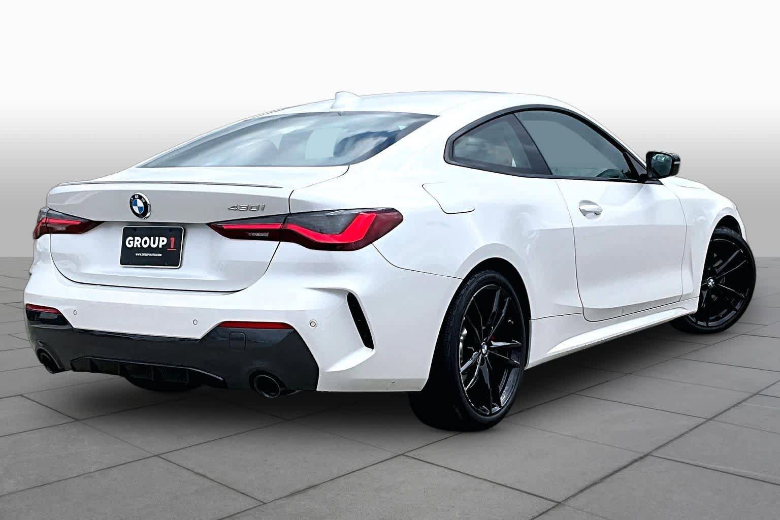 Used 2022 BMW 430i Coupe w/ M Sport Package RWD image 11