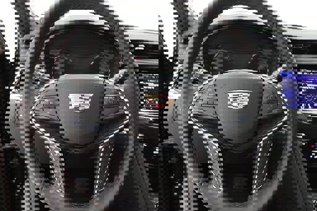 Used 2025 Cadillac XT5 Premium Luxury image 18