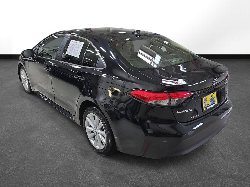 Certified 2023 Toyota Corolla XLE FWD image 9