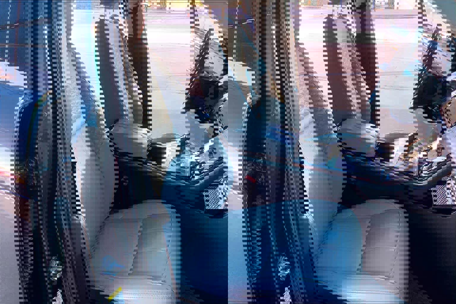 Used 2020 Land Rover Range Rover Evoque SE image 9