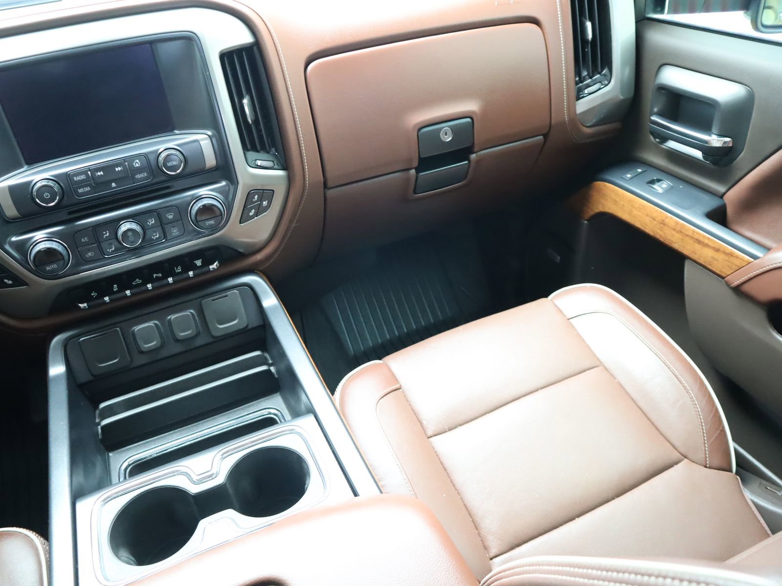 Used 2019 Chevrolet Silverado 2500 High Country w/ Duramax Plus Package AWD/4WD image 32