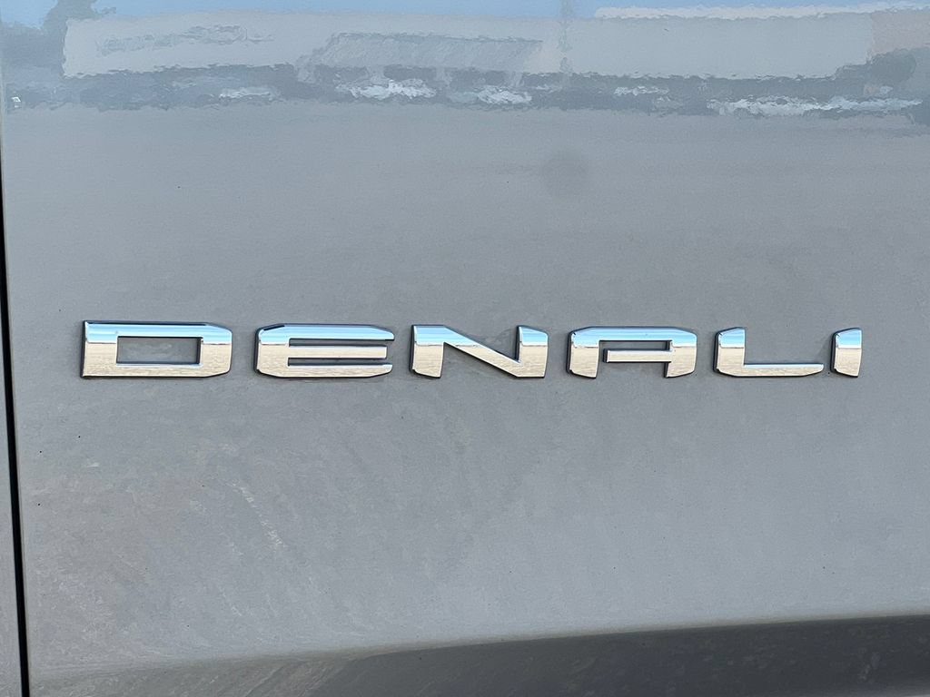 New 2025 GMC Yukon XL Denali w/ Denali Reserve Package AWD/4WD image 12