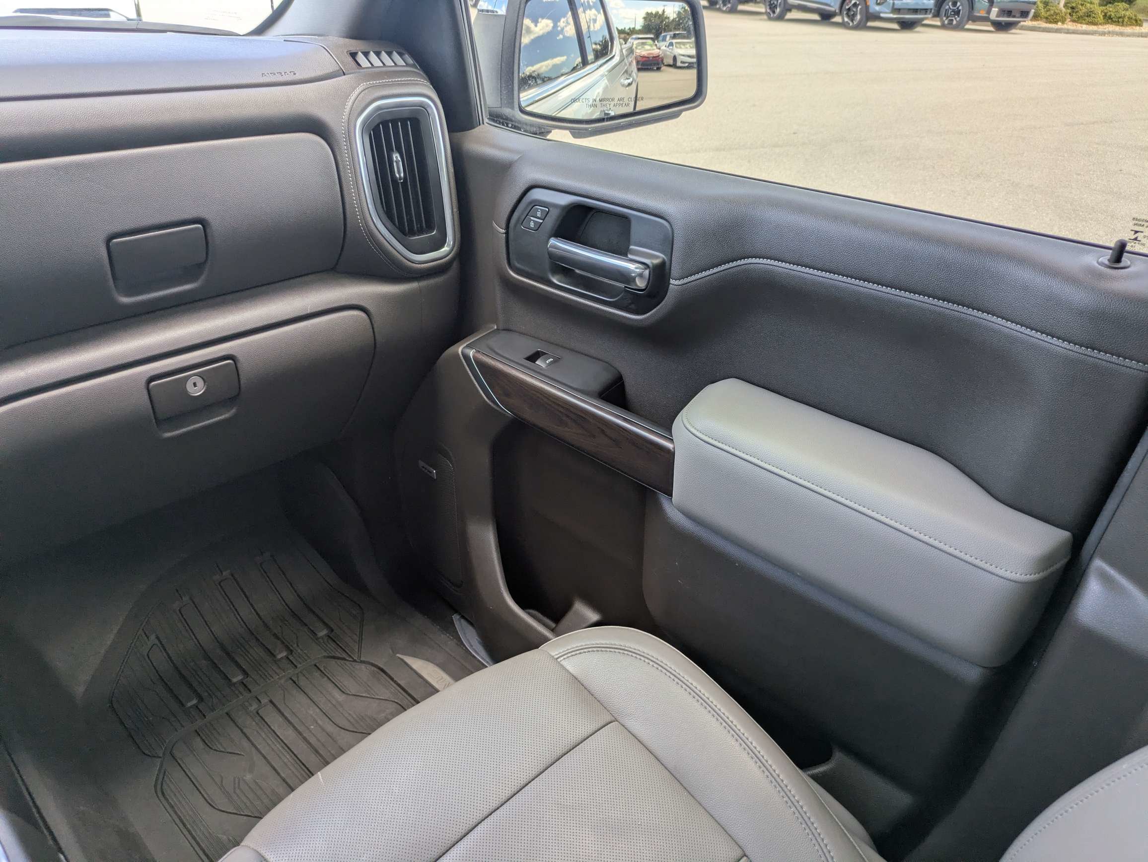 Used 2019 GMC Sierra 1500 SLT w/ SLT Premium Package AWD/4WD image 18