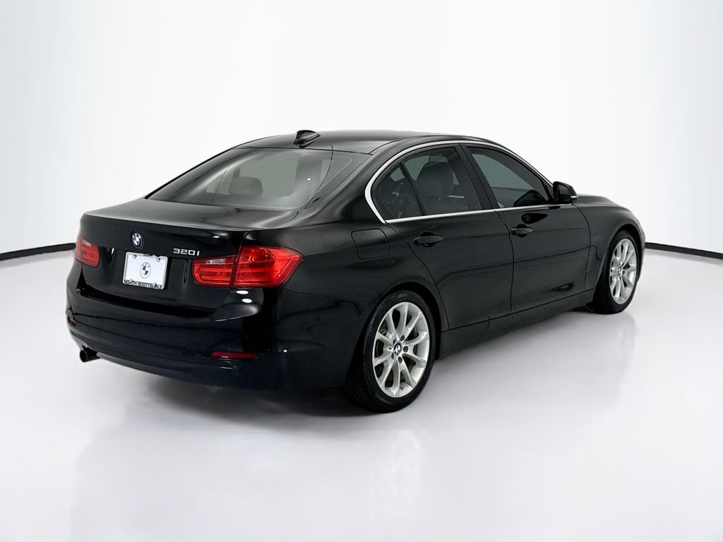 Used 2015 BMW 320i Sedan RWD image 5