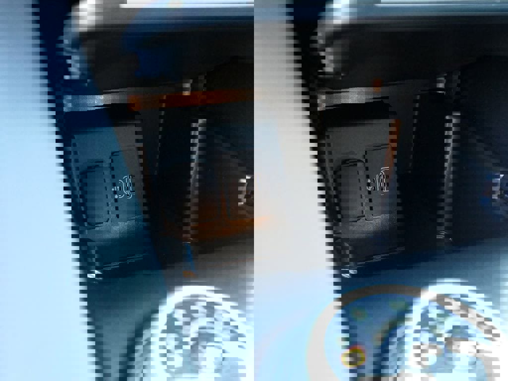 Used 2025 Ford Explorer Active w/ Active Comfort Package image 23