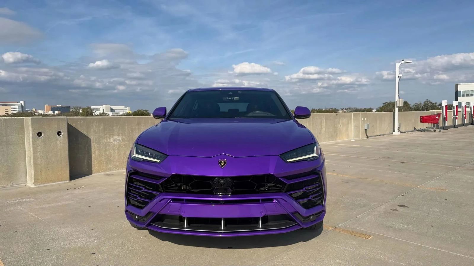 Used 2021 Lamborghini Urus image 2