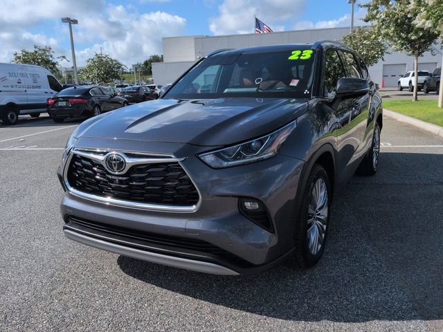 Used 2023 Toyota Highlander Platinum FWD image 8