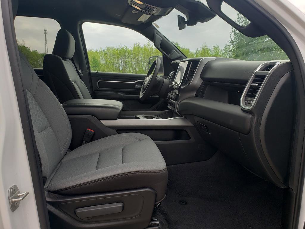Used 2025 RAM 1500 Big Horn AWD/4WD image 16