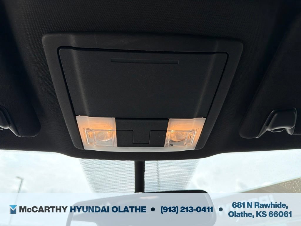 Used 2017 Ford Explorer XLT w/ Equipment Group 202A AWD/4WD image 30