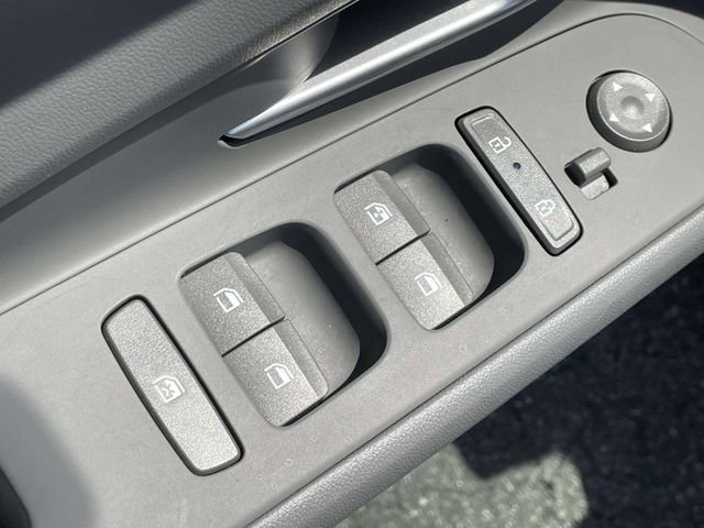 Certified 2025 Hyundai Elantra Sport image 15