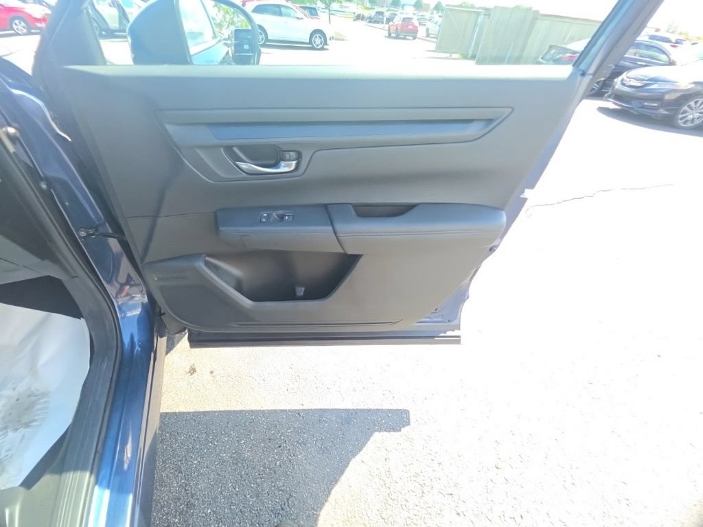 Used 2025 Honda CR-V LX image 30