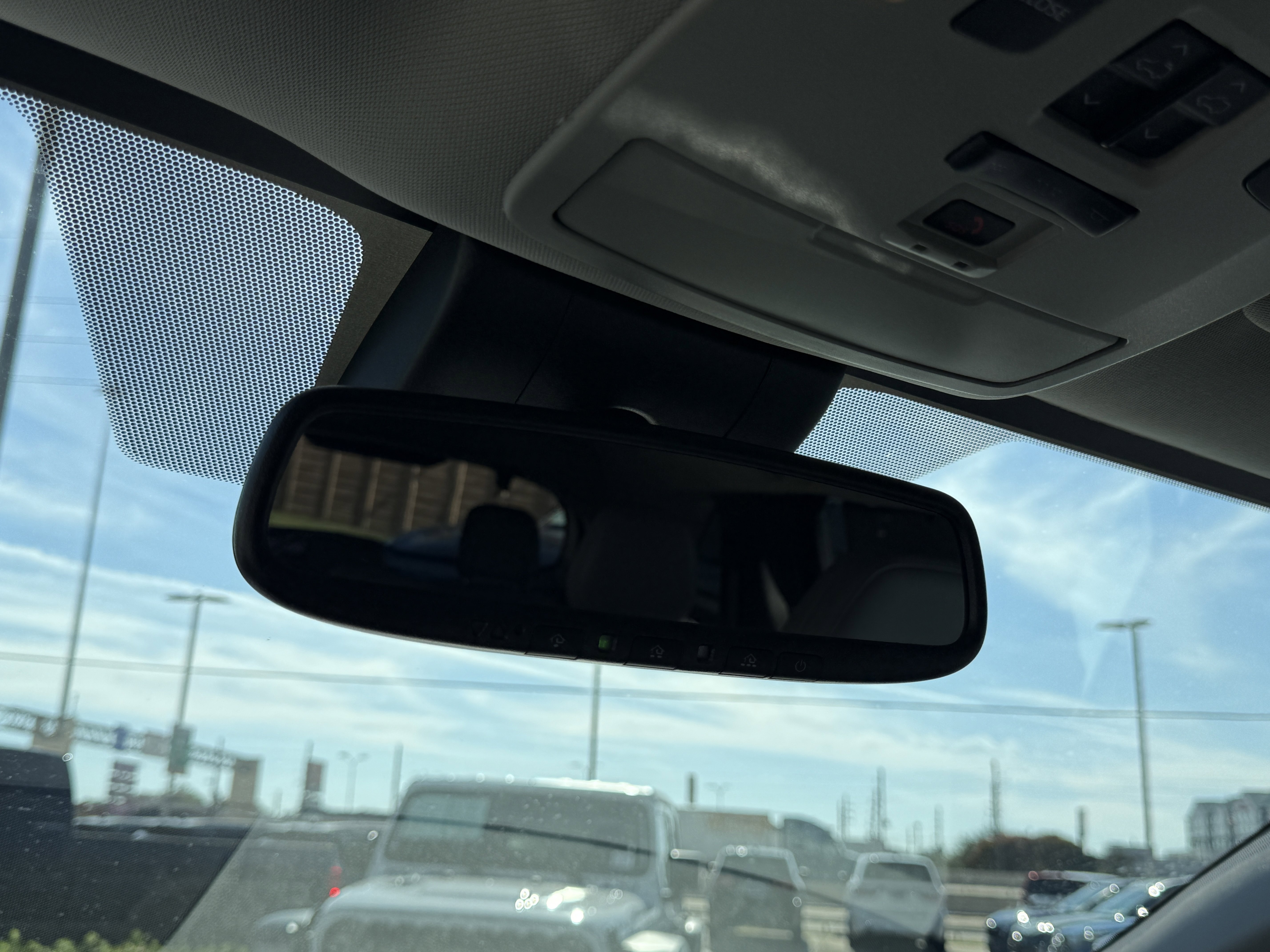 Used 2025 Toyota Sienna XLE image 25