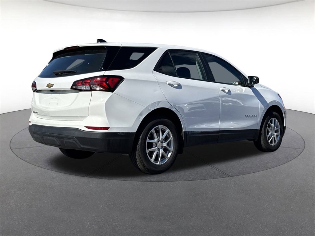 Used 2023 Chevrolet Equinox LS image 5